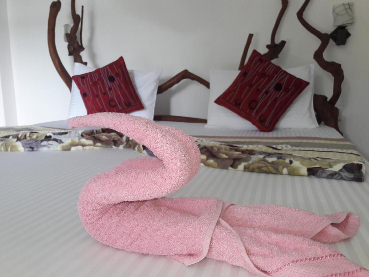 Bed and Breakfast La Rochelle Ella Exteriér fotografie